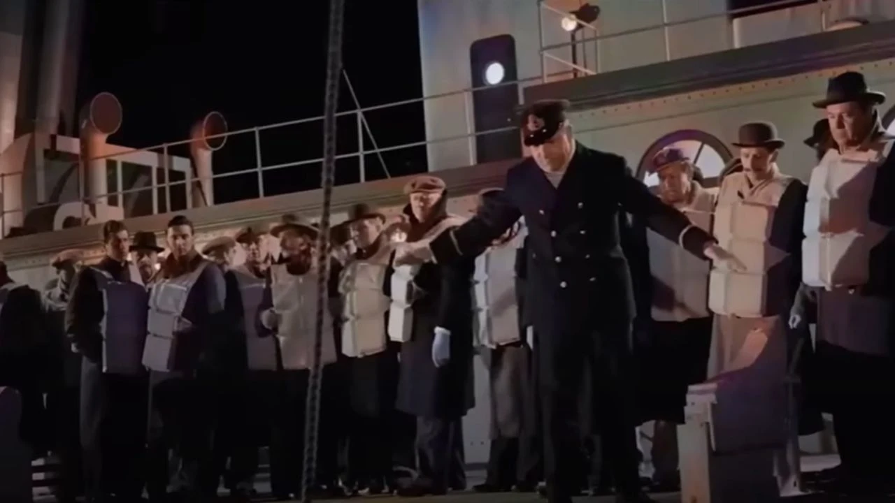 O oficial inocentado do Titanic.