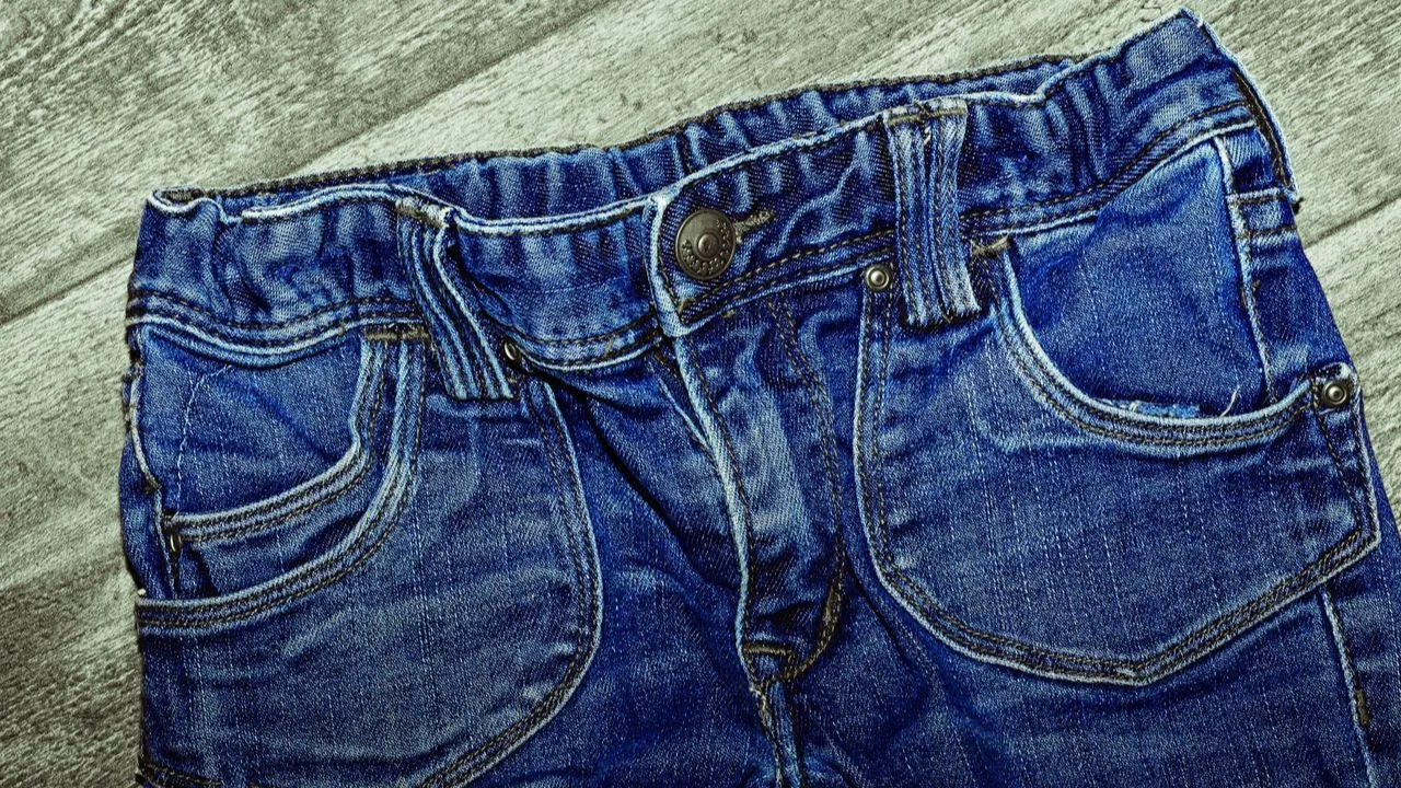 É para isto que serve o bolso pequeno da calça jeans e você não sabia