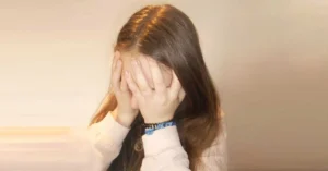 Por que as crianças têm medo? Veja como resolver o problema em casa